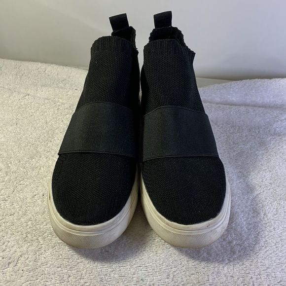 Women’s Material Girls black high tops size 8.5 booties - Picture 3 of 6
